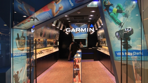 Дизайн печатных материалов для оформления фирменных магазинов Garmin